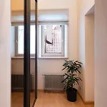 Appartement Old Two Bedroom With 2 Bathrooms *