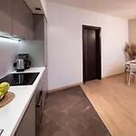 Appartement Old Two Bedroom With 2 Bathrooms Riga