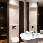 Old Two Bedroom With 2 Bathrooms Appartement *