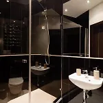 Old Two Bedroom With 2 Bathrooms Appartement Riga