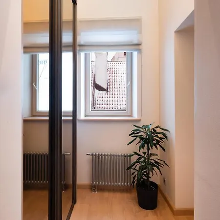 Apartment Old Two Bedroom With 2 Bathrooms *