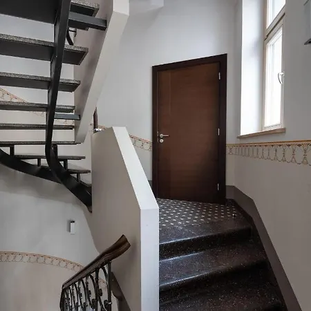 Old Two Bedroom With 2 Bathrooms