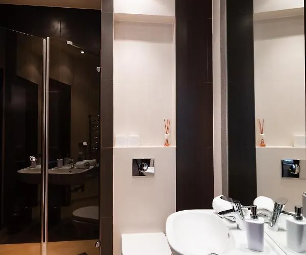 Old Two Bedroom With 2 Bathrooms Daire *