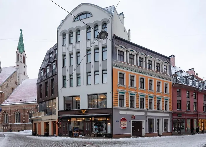 Old Two Bedroom With 2 Bathrooms