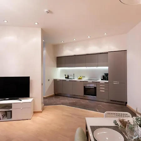 Old Two Bedroom With 2 Bathrooms