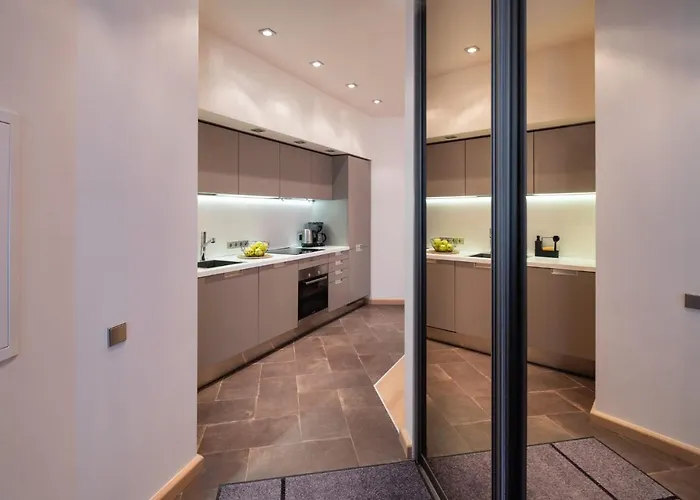 Old Two Bedroom With 2 Bathrooms *