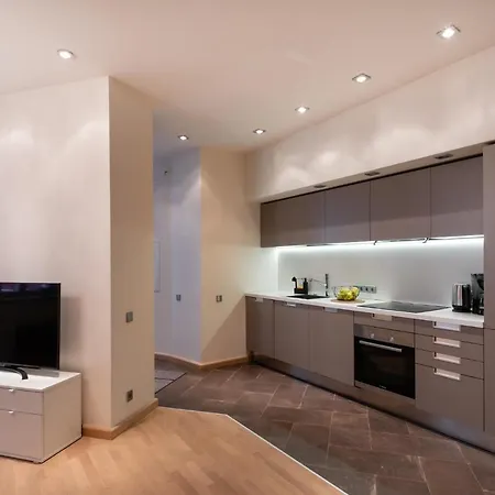 Appartamento Old Two Bedroom With 2 Bathrooms *