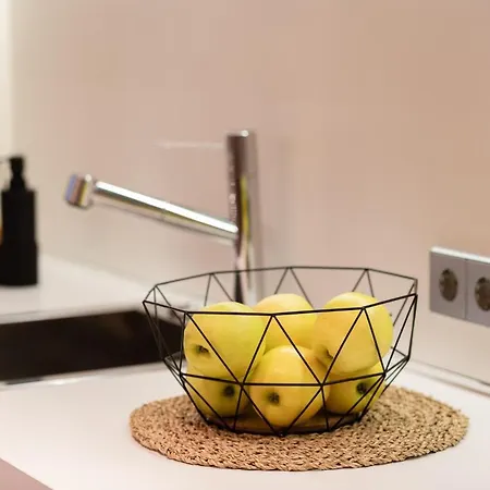 Old Two Bedroom With 2 Bathrooms